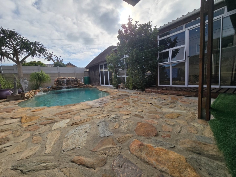 4 Bedroom Property for Sale in Thornton Western Cape